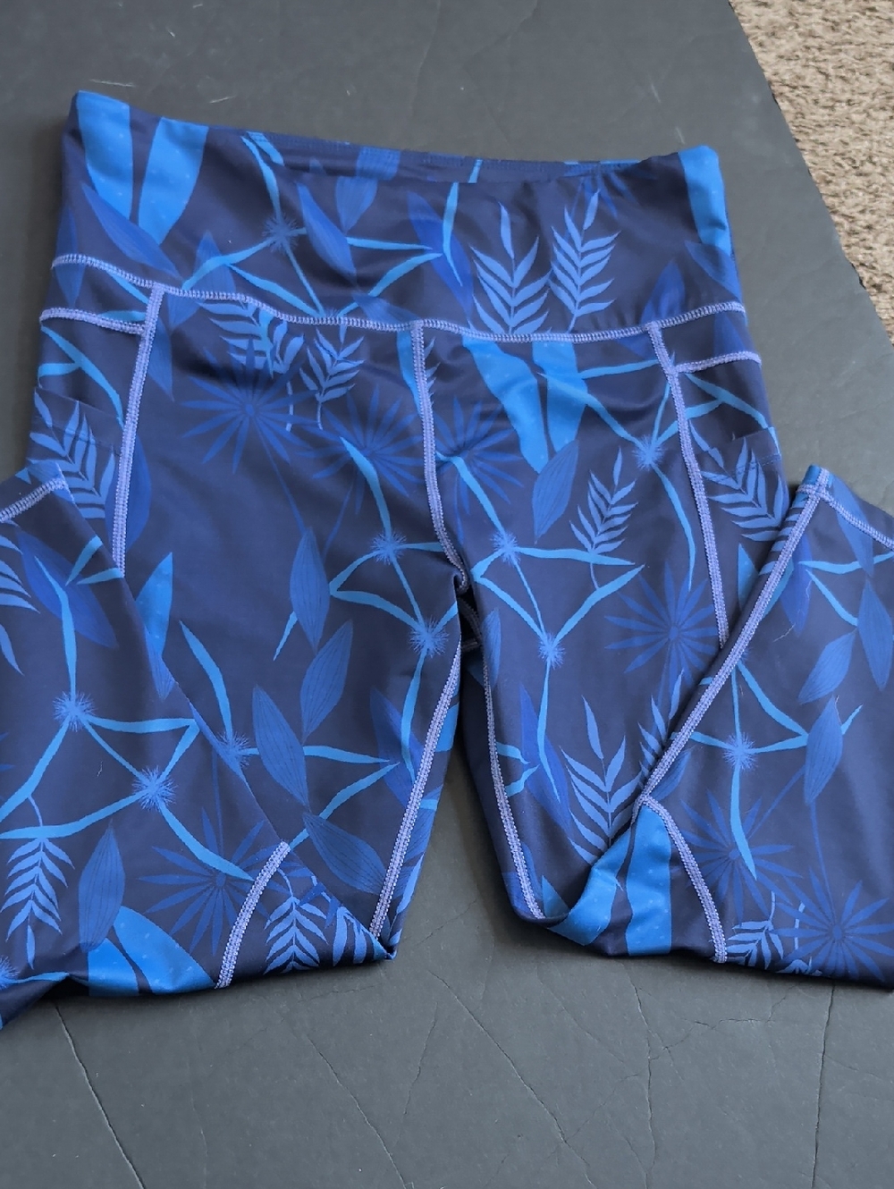 ZYIA Active Navy and Bright Blue Botanical Capris